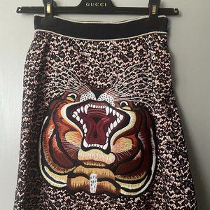 GUCCI EMBROIDERED TIGER SKIRT SIZE 38 NWT *RARE*
